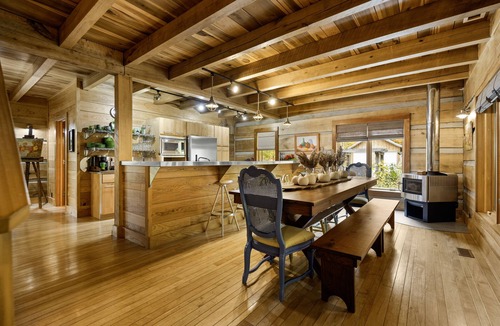Unionville Cabin | Executive Forest Sanctuary/2 King Beds, Hot Tub & Trails -Near Lake Lemon