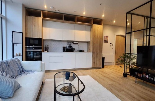 Gerrards Cross Apartment | Executive Apartment | GX Golf Club | Parking