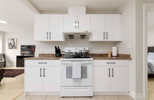 Fleetwood House | Executive Guest Suite in Surrey, BC