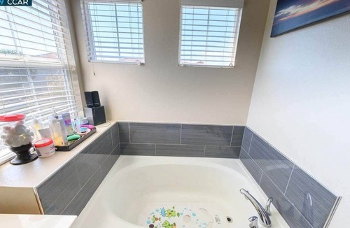San Pablo House | Executive home close to Keller Beach and Point Pinol regional shoreline-