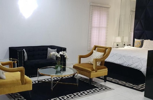 Lekki Phase 1 Hotel | EXECUTIVE HOME