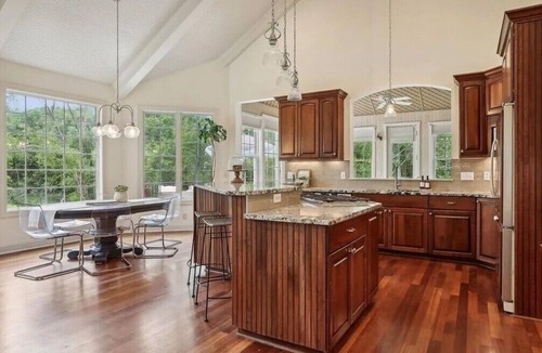 Stillwater House | Executive Home with spacious 5-bedroom in Stillwater with sauna, WiFi, & nature