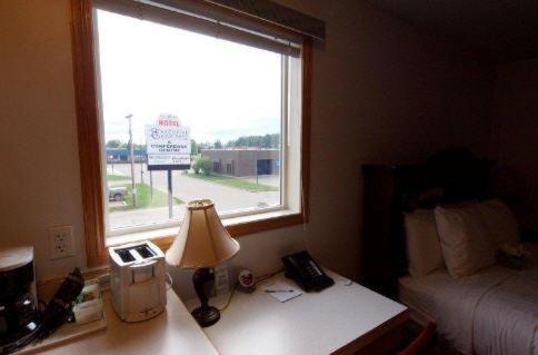 High Level Hotel | Executive House Suites Hotel & Conference Centre