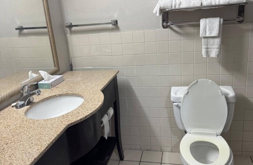 Baker Hotel | Executive Inn and Suites Baker
