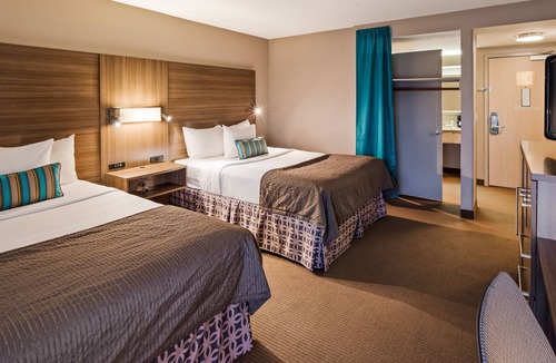 East Peralta Hotel | Executive Inn & Suites Embarcadero Cove
