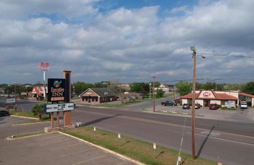 Beeville Hotel | Executive Inn