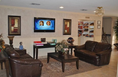 Brookshire Hotel | Executive Inn