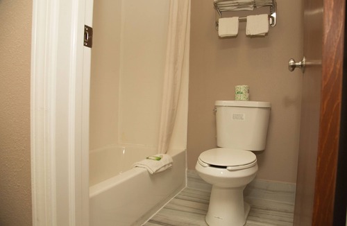 Pike Hotel | Executive Inn