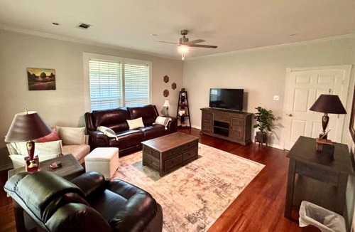 Beaumont House | Executive Living 4BR 2BA in Beaumont