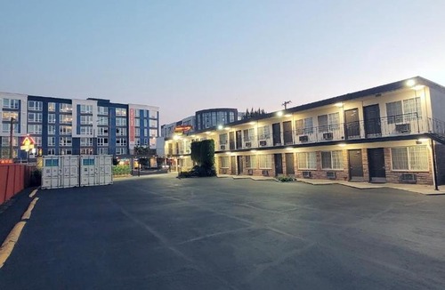 Kerns Hotel | Executive Lodge