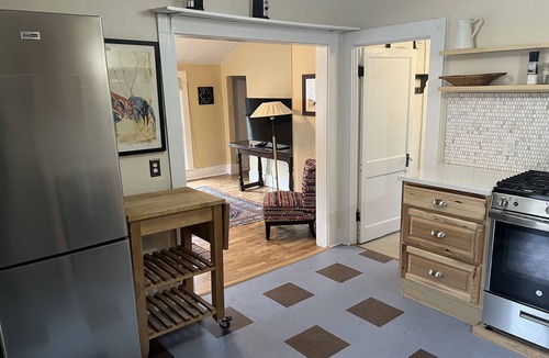 Lower Arapahoe Apartment | Executive monthly rental. Newly remodeled Victorian gem on West Pearl Street.