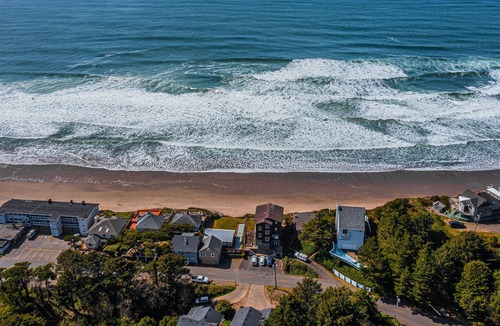 Nelscott Apartment | Executive Penthouse on the Pacific