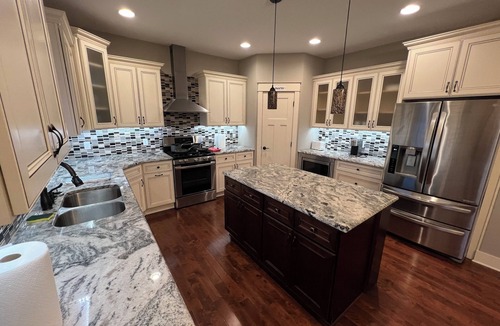 Waukee House | Executive Rental - Newer High End 6 BR Home in Waukee, Iowa
