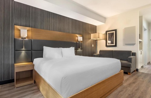 Calgary Hotel | Executive Residency by Best Western Calgary City View North