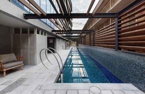 Melbourne Apartment | Executive Resort-Style Living at Leafy Albert Park