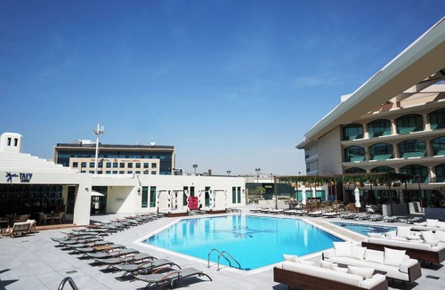 Garhoud Hotel | Executive Room | Movenpick Al Bustan | DXB 5 Min, Spa + Pool