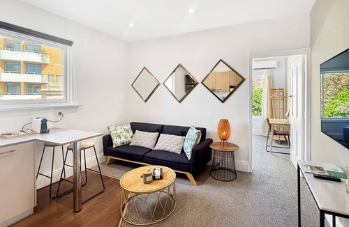 North Sydney Apartment | Executive Serviced north Sydney City pad