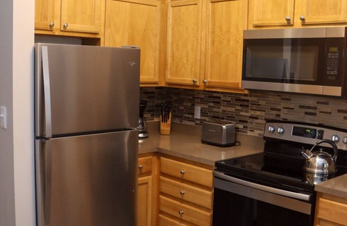 Wholesale District Apartment | EXECUTIVE STAY+KING BED+WIFI+W/D+PETS