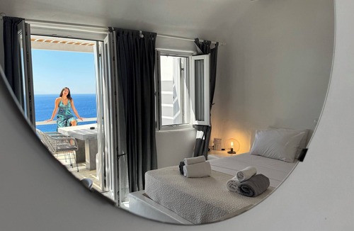 Paradise Apartment | Executive Studio 7-Sea View, Shared Pool and Gym, Pool Bar