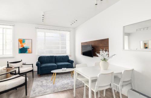 Harrow Road Apartment | Executive Studio Apartment in Maida Vale AC Sleeps 4