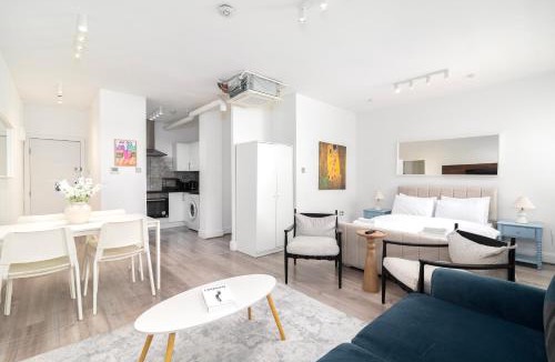 Harrow Road Apartment | Executive Studio Apartment in Maida Vale AC Sleeps 4