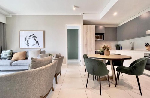 Menlyn Apartment | Executive Suite 204