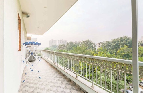 Sushant Lok Apartment | Executive suite! 2BR& Balcony