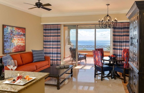 Paraiso Escondido Cabin | Executive Suite (Sleeps 6) @ Pueblo Bonito Sunset