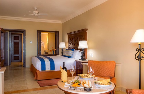 Paraiso Escondido Resort | Executive Suite - Pueblo Bonito Sunset Beach