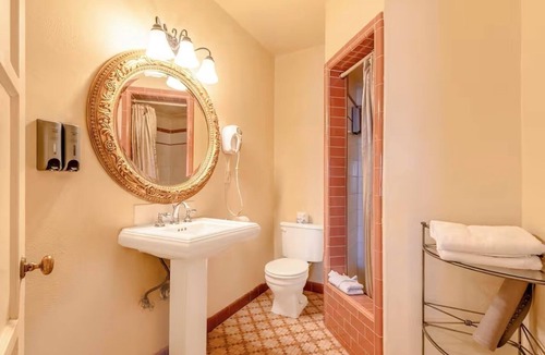 Yuma Townsite Hotel | Executive Suite Stay | Near Historic Downtown Yuma | Gym & Outdoor Pool
