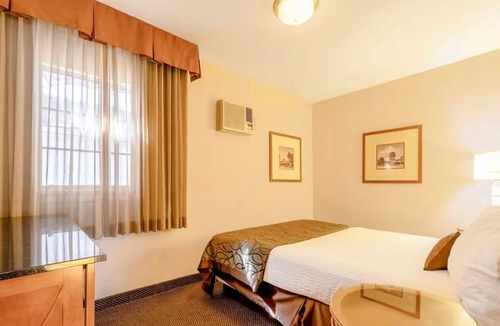 Yuma Townsite Hotel | Executive Suite Stay | Near Historic Downtown Yuma | Gym & Outdoor Pool
