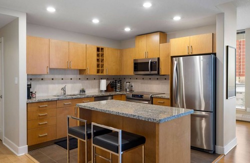 Rosscarrock Condo | Executive Suite with pool and amazing view