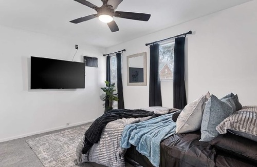 Homewood House | Executive suite, work and play ready!!!!