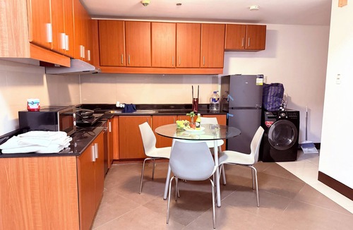 Bonifacio Global City Condo | Executive Suites Bellagio Golf View Residences