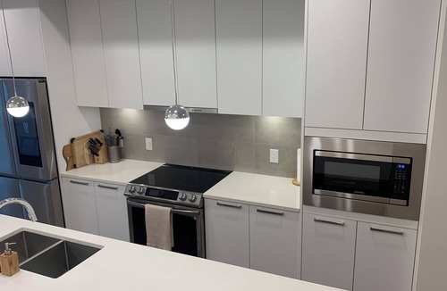 Britannia Beach House | Executive Townhome w/Ocean & Mountain Views