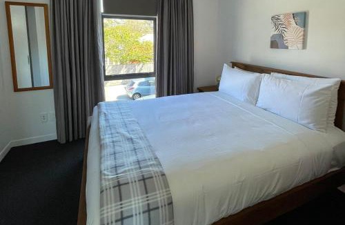 Wellington House | Executive Townhouse in Island Bay with Free Parking