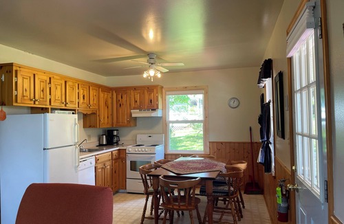 Anne's Land Cottage | Executive Two-Bedroom Cottage (Cottage 13)