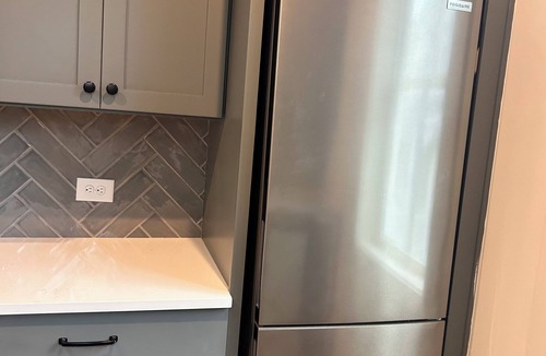 Durham Apartment | Executive Upscale 1-bedroom condo with pool and fitness room in awesome Durham.