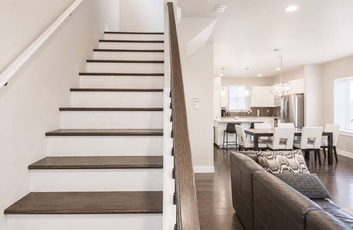 Cedar Hills House | Executive Vacation Home Across Nike HQ/VillaSports Gym/Spa, Business or Family