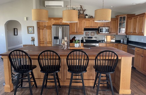Cymbria House | Executive Water View Home With Hot Tub, Just 3 Minutes To Barachois Beach