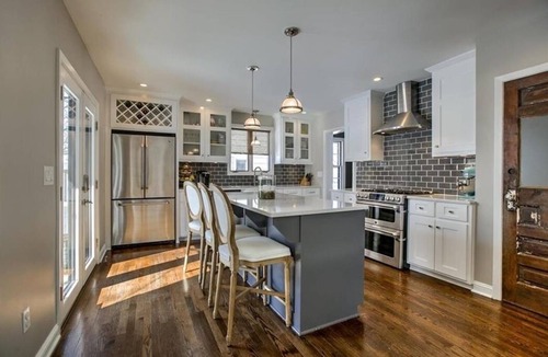 Romanelli West House | Executive World Cup Hub - GFiber - Walk to Brookside - 30-Day Private Retreat