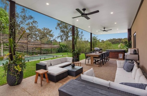 Inglewood House | exhale Country Escape Pool, wifi, sleeps 10
