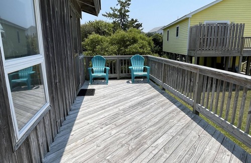 Hatteras Cottage | Exhale is Pet Friendly and close to Teach's Lair Marina and at the southern end of Hatteras Village!