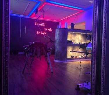 Gifhorn Apartment | exkl. romantisches SM Apartment Black Rose