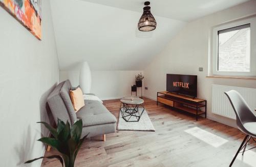 Senheim Apartment | Exklusive Ferienwohnung an der Mosel - Top Ausstattung - Dachterrasse - E-Ladestation - Netflix