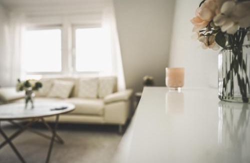 St. Leon Apartment | Exklusive Maisonette Wohnung am See, 5 Min zur SAP, Smart TV & Netflix - WeHome Premium