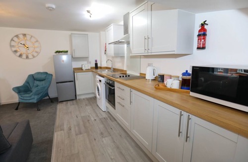Exmouth Apartment | EXMOUTH, DEVON - Apt 2, Strand House: 2 Bed, Central Location, Sleeps 6,