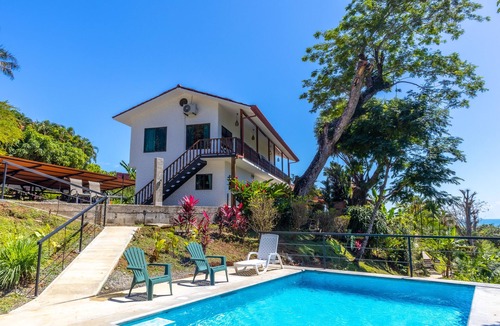 Esterillos Oeste Apartment | Exotic Iguana Apartmentos 1- 5 mins from the beach