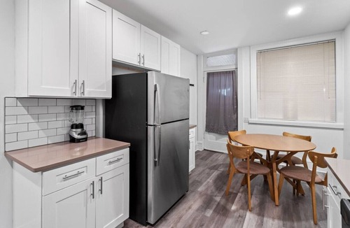 Oak Park Apartment | Expansive 4BD - Steps from downtown - Oak Park