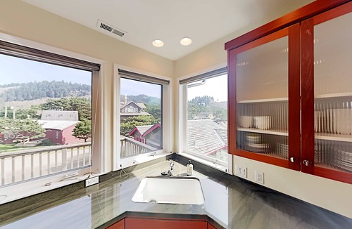 Neskowin House | Expansive Beach Retreat 2 Decks and Balcony Corner Lot 50 to Ocean